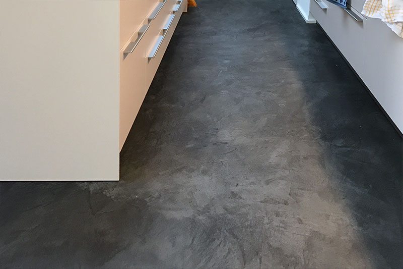 10-raumwerk-koeln-fugenlose-fussboeden-und-wandflaechen-mit-produkten-von-frescolori